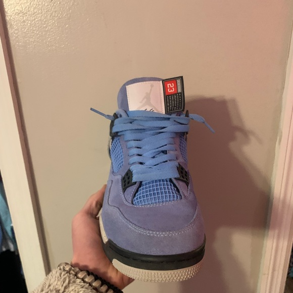 Jordan 4 UNC(university blue)